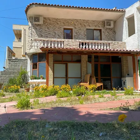 At-salaj1 別荘 Vlorë
